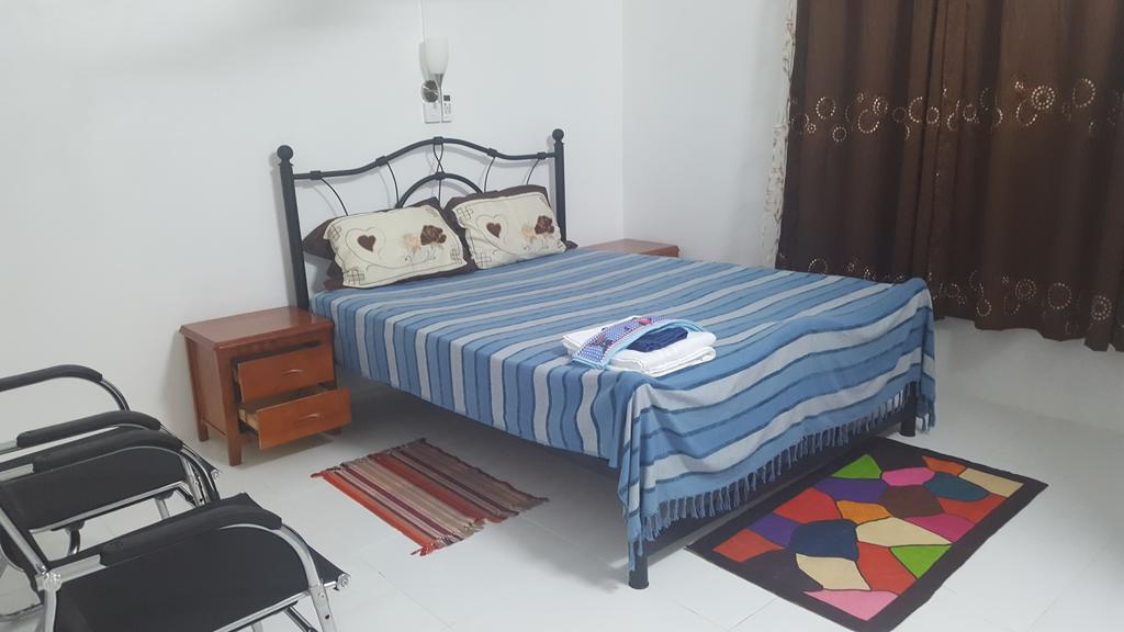 Chez Johnny - Blue Bay Hotel Bagian luar foto